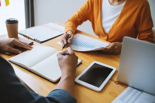 Formation accompagnement de la maladie chronique en entreprise : entretien individuel bienveillant autour de documents et d'outils de suivi pour un retour au travail accompagné